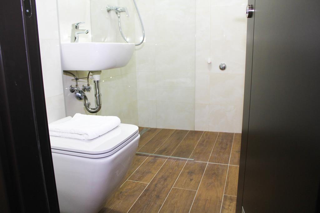 Wake Up Apartments And Rooms Belgrad Exteriör bild