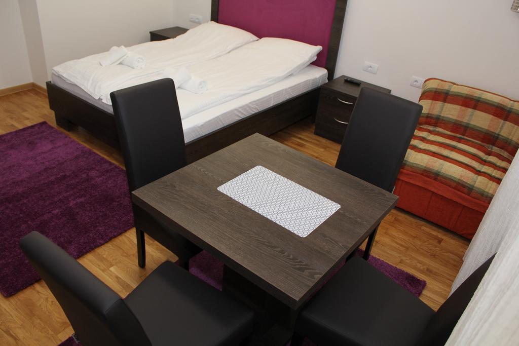 Wake Up Apartments And Rooms Belgrad Exteriör bild
