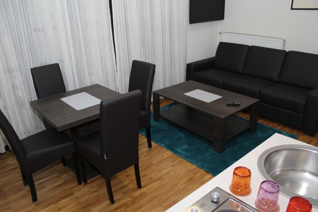 Wake Up Apartments And Rooms Belgrad Exteriör bild